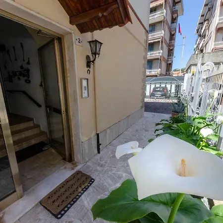 Διαμέρισμα Altido Couzy Flat In