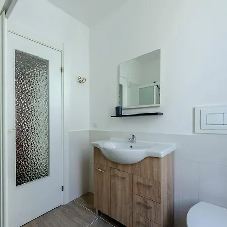 Altido Couzy Flat In Chiavari