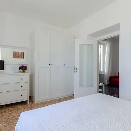 Διαμέρισμα Altido Couzy Flat In